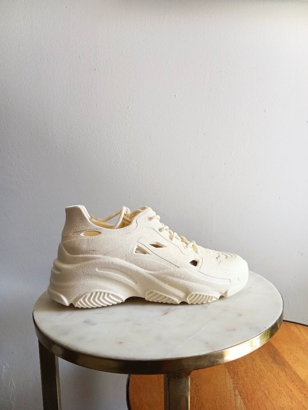 Cape Robbin Wallis Cut Out Detail Sneaker